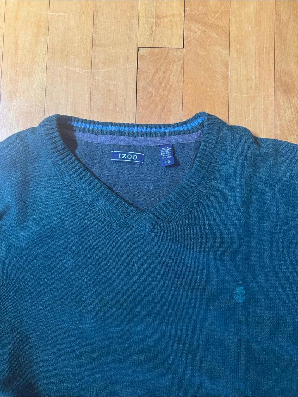 Izod Men's pine Green V-Neck Sweater men’s L